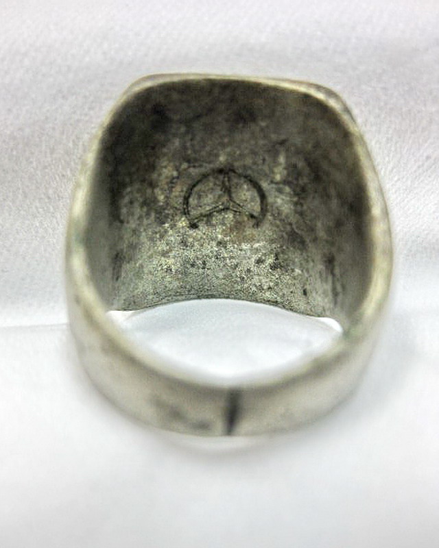 รบกวนใครทราบประวัติแหวนพระสมเด็จบ้างครับ