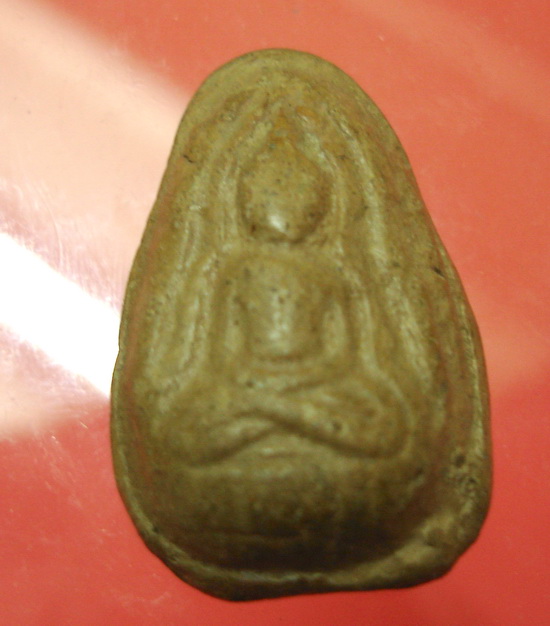 ใครรู้ว่าพระอะไรช่วยบอกทีคับ