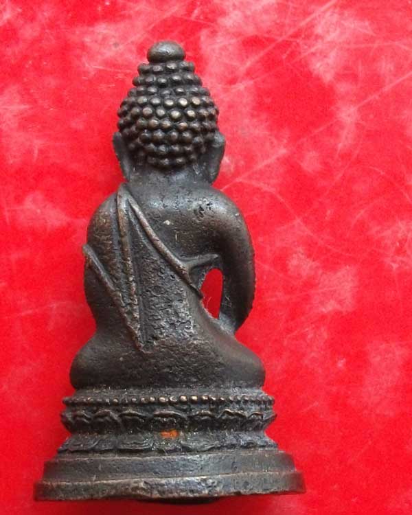 พระกริ่ง ไม่ทราบที่ครับ เซียนท่านใดรู้ช่วยทีครับ  แท้ หรือ เก็ ครับ  