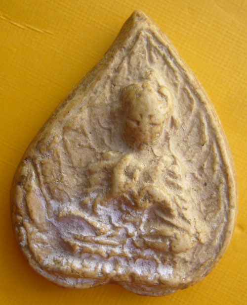 พระสององค์นี้เป็นพระอะไรครับ ชี้แนะเป็นแนวทางหน่อยครับ