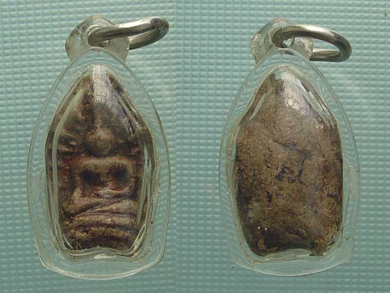 ช่วยดูพระเนื้อผงให้ด้วยครับ