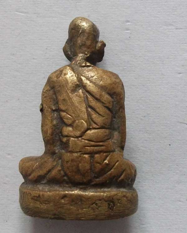 สอบถาม รูปหล่อ หลวงพ่อทบ  เพชรบูรณ์ แท้ หรือ เก๋ ครับ 