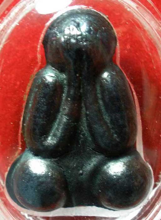 พระปิดตา หลวงพ่อเดิม เนื้อเมฆพัตร