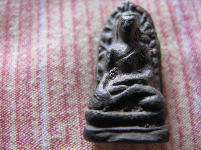 สอบถามพระรอดครับดูให้ทีครับ