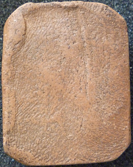 พระเนื้อดินเผ่า หลวงพ่อปาน ทรงเม่น บัวชั้นเดียว