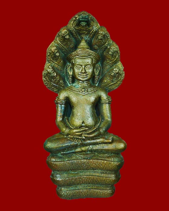 รูปหล่อนาคปรก หลังภปร ต๊อกโค๊ดใต้ฐาน ของที่ไหนครับแท้ไหมครับ