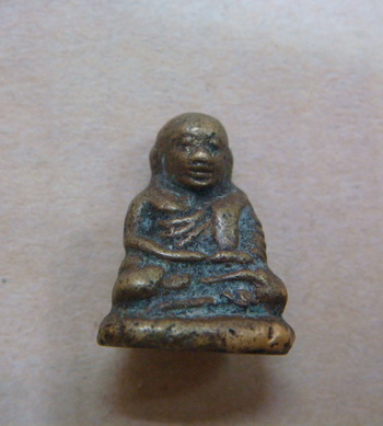 รูปหล่อหลวงพ่อเงิน วัดบางคลาน ขี้ตา พิมพ์เล็ก แท้ไหมครับ