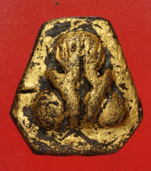 พระปิดตาหลังตะแกรงหลวงปู่เฮี้ยงดีไหมครับ