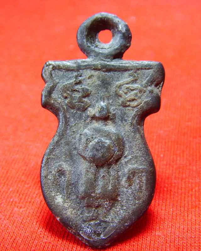 เหรียญหล่อโบราณเนื้อตะกั่วพิมพ์หลวงพ่อวัดบ้านแหลม