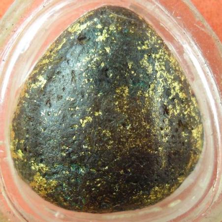 พระผงกะลาคลุกรักเก่า