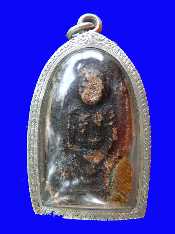 พระผลเล็บมือ หลวงปู่สุข วัดโพธิ์ทรายทอง  แท้ไหมครับ?? 