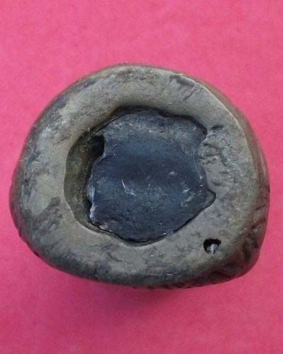 ผู้รู้ช่วยดูหน่อยครับพระอะไรออกที่ไหน