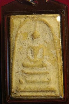 พระสมเด็จบางขุนพรหม กรุใหม่   ด้านหลังองค์พระประทับตราของวัดด้วย...