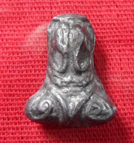 ขอสายตรง พระปิดตาหลวงพ่อเอี่ยมช่วยดูหน่อยครับว่าแท้เปล่า