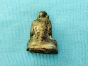 หล่อโบราณองค์นี้ของสำนักไหนครับ