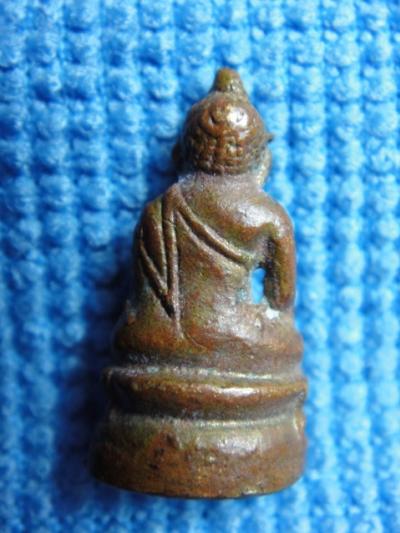 ขอรบกวนท่านผู้รู้ด้วยครับ พระชัยวัฒน์ไม่ทราบเกจิผู้สร้าง แท้มั้ยครับ