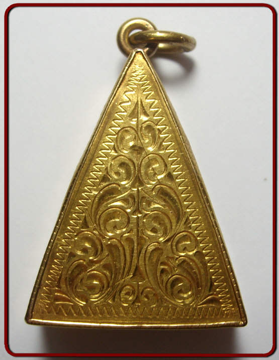 นางพญาเนื้อชิน กรุใด? วัดใด? ครับ เลี่ยมจับขอบทองไว้ นิมนต์ผู้รู้ด้วยครับ