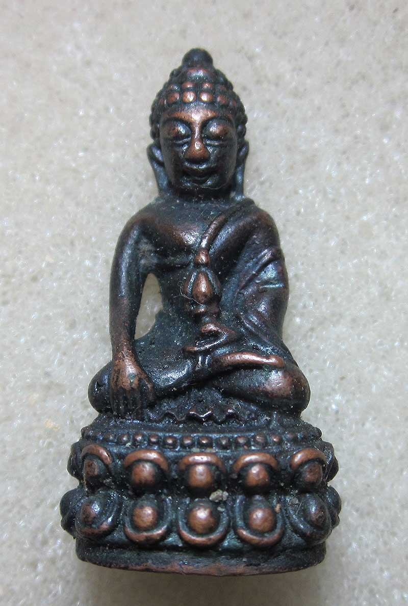 พระกริ่งองค์เล็กๆค่ะ