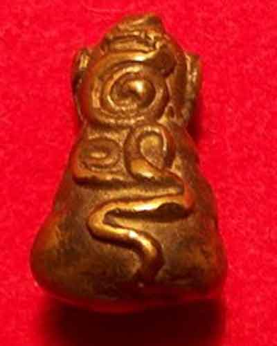 พระปิดตาองค์นี้ใครเป็นผู้สร้างครับ ราคาประมาณเท่าใหร่ครับ 