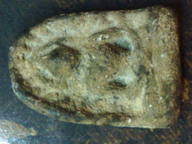 พระซุ้มกอ เนื้อชิน รบกวนพี่ๆด้วยนะครับ