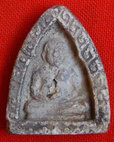 พระสังกระจาย เนื้อผงองค์นี้แท้ใหมครับ ใช่ของหลวงพ่อพรหม วัดขนอนเหนือหรือเปล่าครับ