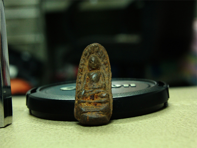 รบกวนช่วยดูพระรอดให้ทีครับ แท้ เก๊ อะไรยังไง 