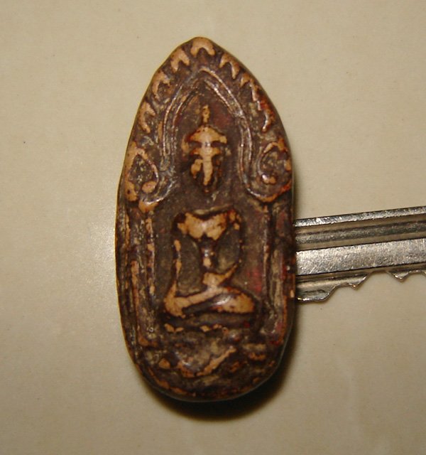 พระไม่ทราบชื่อ และที่มาครับใครทราบ โปรดชี้แนะด้วยครับ