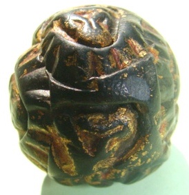 พระปืดตาลูกอม มี6องค์  มีกริ่ง