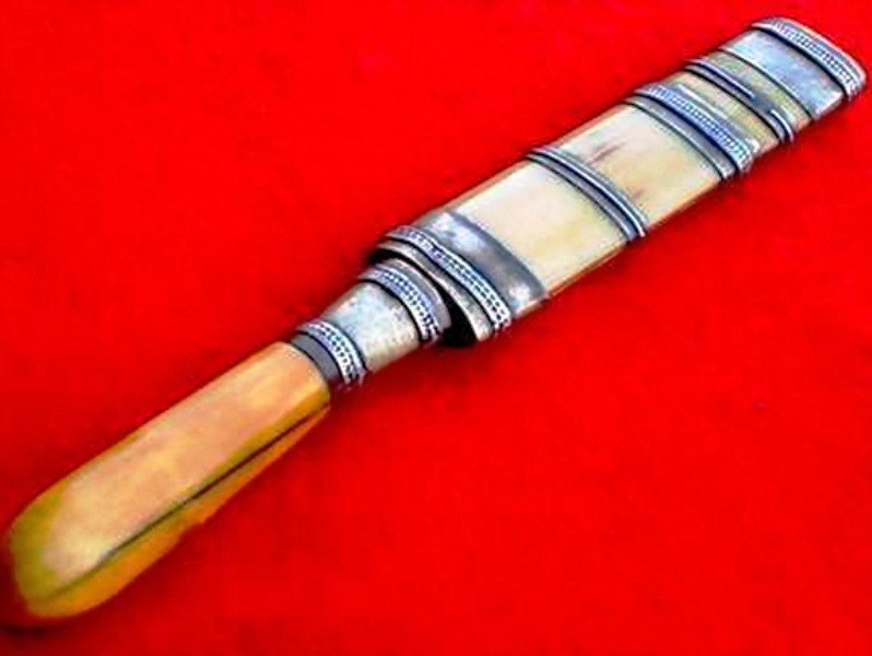 มีดปากกาหลวงพ่อเดิม ด้ามและฝักเป็นงา