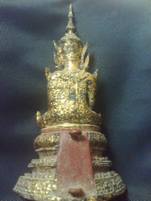 พระบูชารัตนะ แต่ไม่ทราบว่าปางอะไนรบกวนช่วยดูให้ทีนะครับ