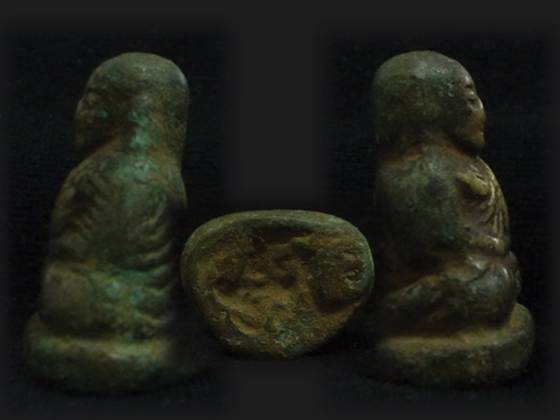 รูปหล่อหลวงพ่อเงิน วัดบางคลาน ชี้แนะด้วยครับ