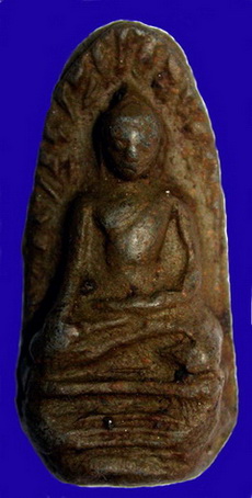 พระรอดพิมพ์ใหญ่อยากทราบควมคิดเห็นครับรบกวนทุกท่านๆช่วยดูแล้ววิจารณ์หน่อย