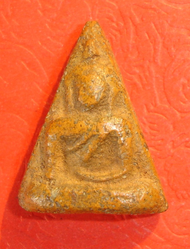 นางพญาพิมพ์สังฆาฏิ ครับ