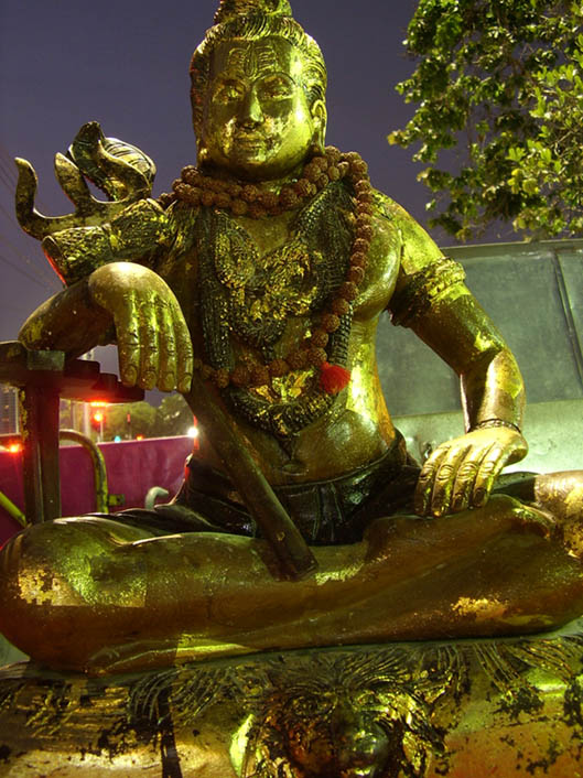 พระศิวะ สร้างขึ้นจากไม้