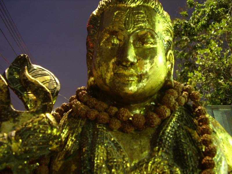 พระศิวะ สร้างขึ้นจากไม้