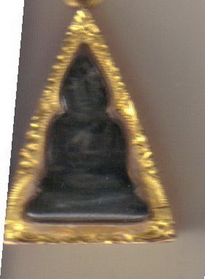 รบกวนสอบถามผู้รู้  พระเครื่องสององค์ นี้ เป็นพระอะไร รุ่นไหน ครับ ถ้ามีประวัติคร่าวๆจะดีมาก 