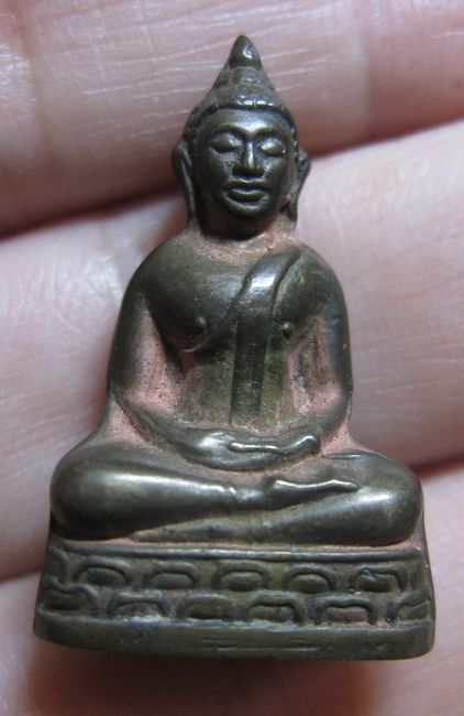 ใครรู้ช่วยบอกที