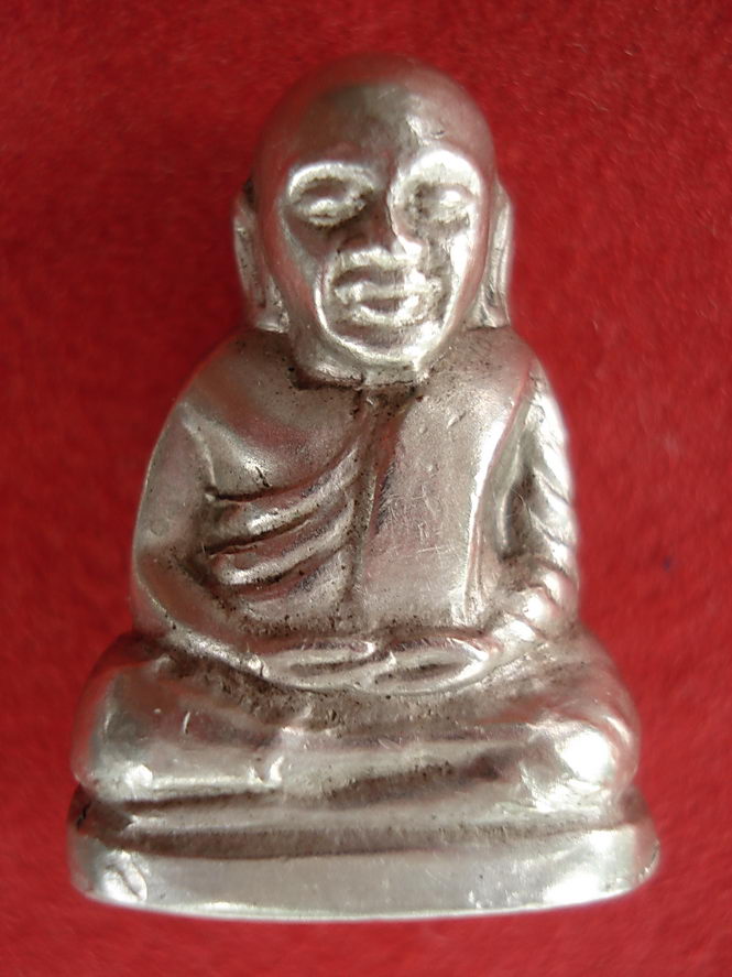 หลวงพ่อเงิน วัดบางคลานครับ