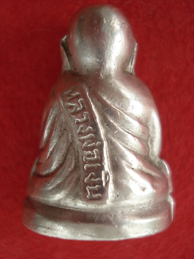 หลวงพ่อเงิน วัดบางคลานครับ