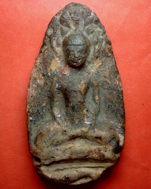 พระเนื้อดินพิมพ์ใหญ่ มีซ่อม