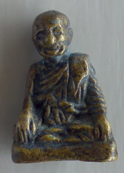 รูปหล่อเก่าไม่ทราบหลวงพ่ออะไรใครรู้ช่วยหน่อยนะครับ