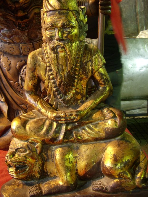 ปู่ฤษีขี่นารอดเสือครับ