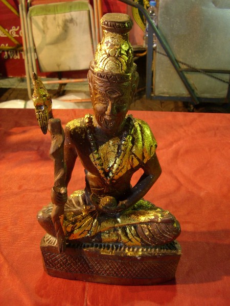 ปู่ฤษีตาไฟถือไม้เท้าพญานาค ของเก่าสร้างจากไม้ครับ