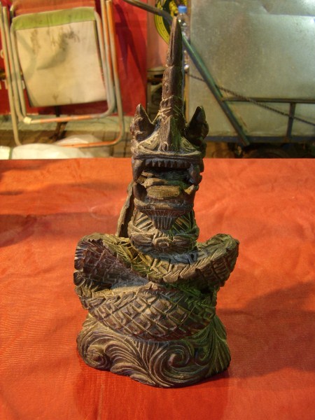 พญานาคไม้แกะครับ