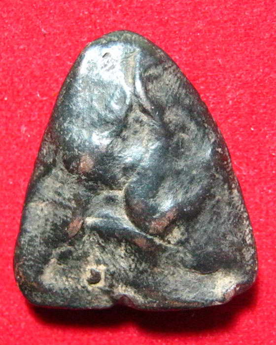 ใช่ตรีกายหลวงพ่อแดง วัดทุ่งคอกหรือเปล่าครับ