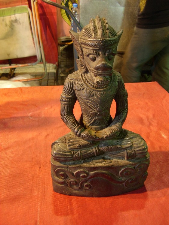 หนุมาน ไม้แกะครับ