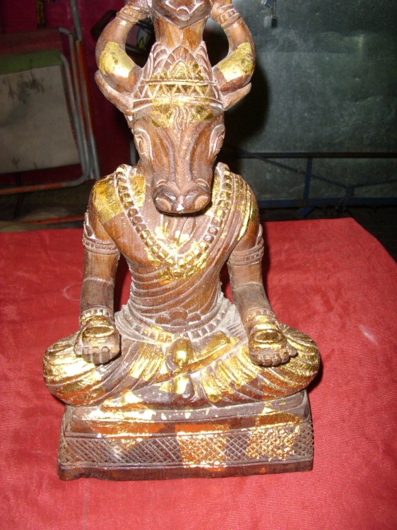 ปู่ฤษีหน้าวัว แกะจากไม้ครับ