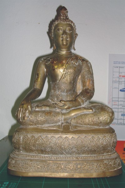 ขอเซียนช่อยหน่อยครับ เชียงแสน 9 นิ้วสูง 15นิ้วครับ แม่ยายให้มาครับ