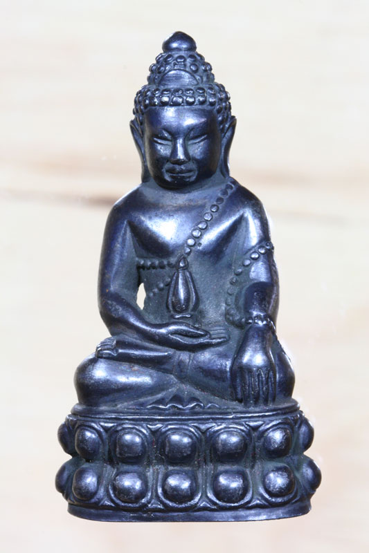 ขอสอบถามผู้รู้หน่อย ว่าองค์นี้เป็นพระกริ่งที่ไหนคับ