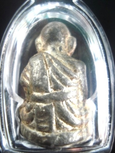 รูปหล่อหลวงปู่สุขวัดโพธิ์ทรายทองใต้ฐานอุดผง 